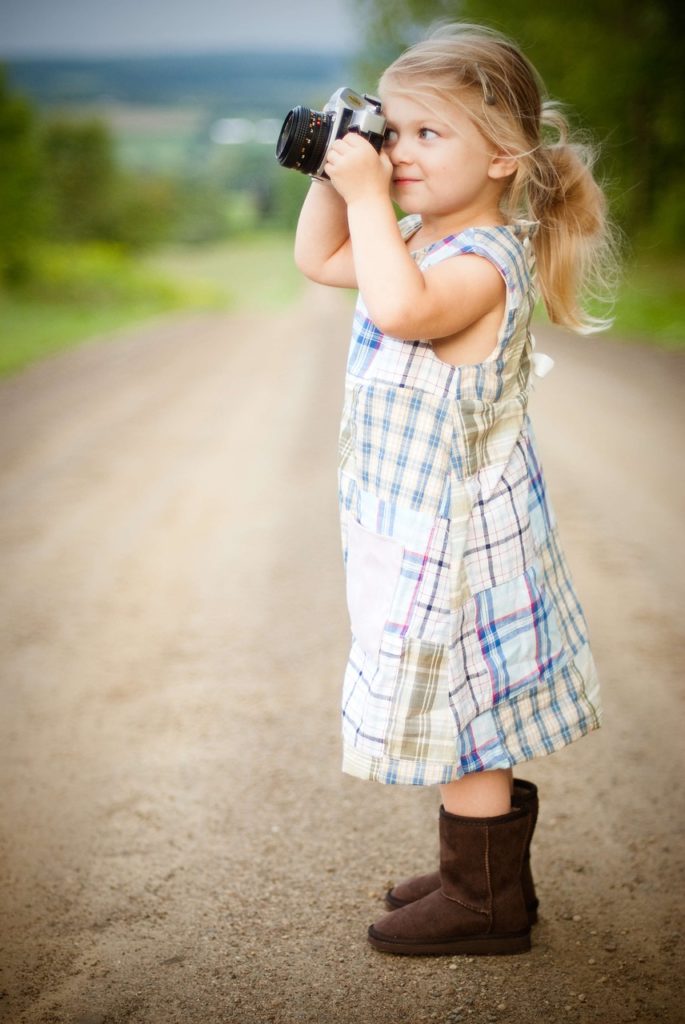 little girl, camera, photographer-1867297.jpg